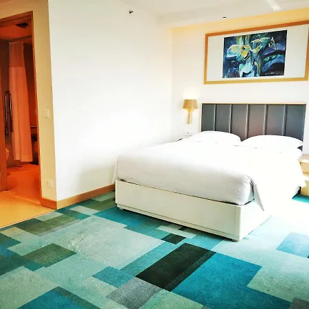 Holiday Inn Bengaluru Racecourse By Ihg Exterior photo A room at the hotel